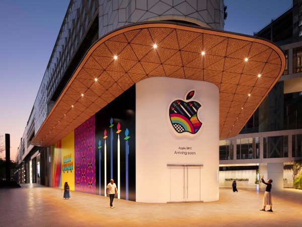 Apple expands iPhone production in India 
