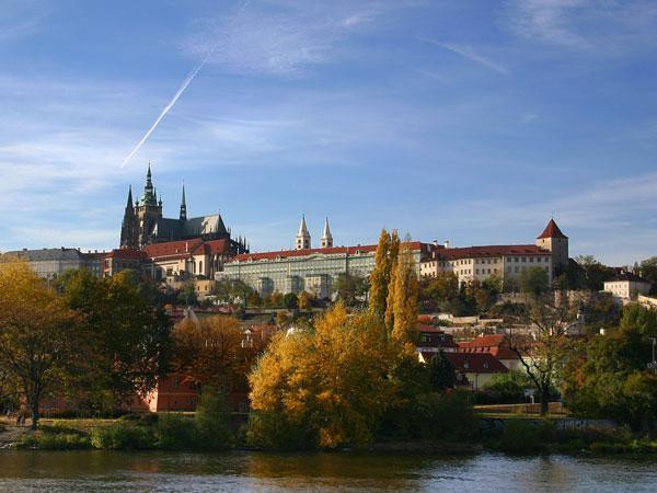 Czech-mate for 3G as O2 and T-Mobile complete shutdown