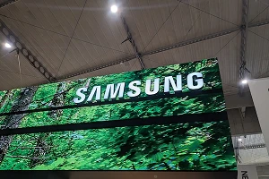 Smartphone revenues hit record high as premium demand lifts Q4