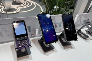 India’s smartphone market slides 7% in Q4 2025 